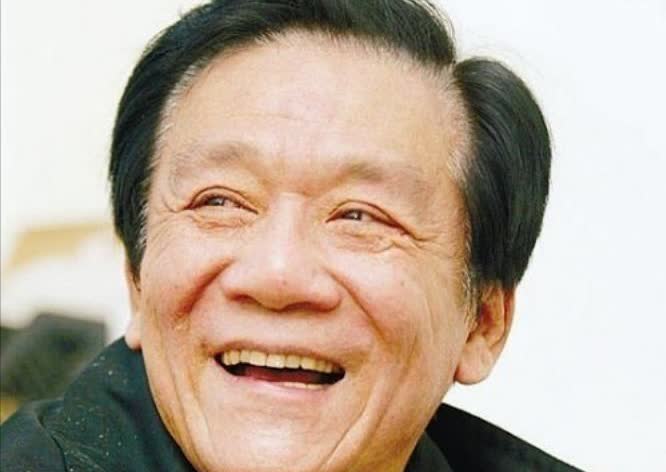 1986年，侯耀文为了跟韦唯在一起，抛弃了发妻刘彦，可是同居一年后，侯耀文又爱上