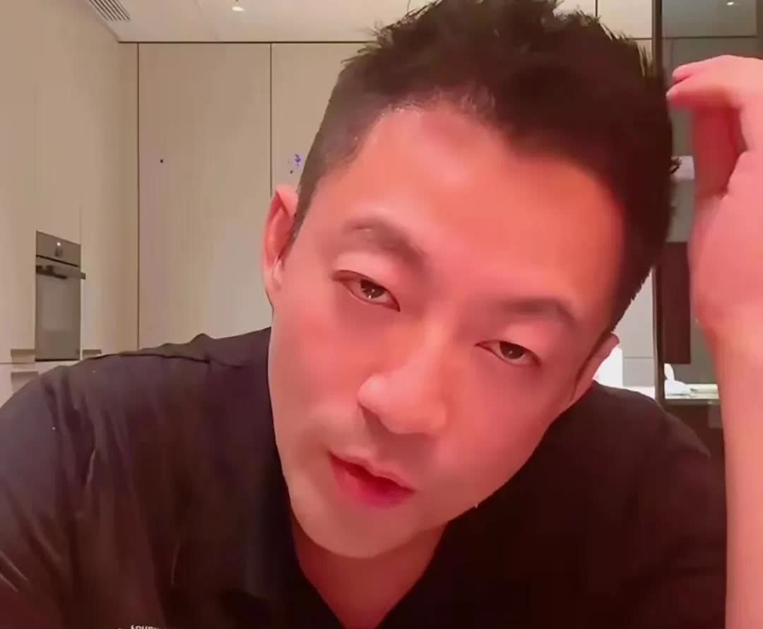 汪小菲又得瑟上了这个得瑟劲儿真的很憨憨[捂脸哭]说马筱梅送了他一