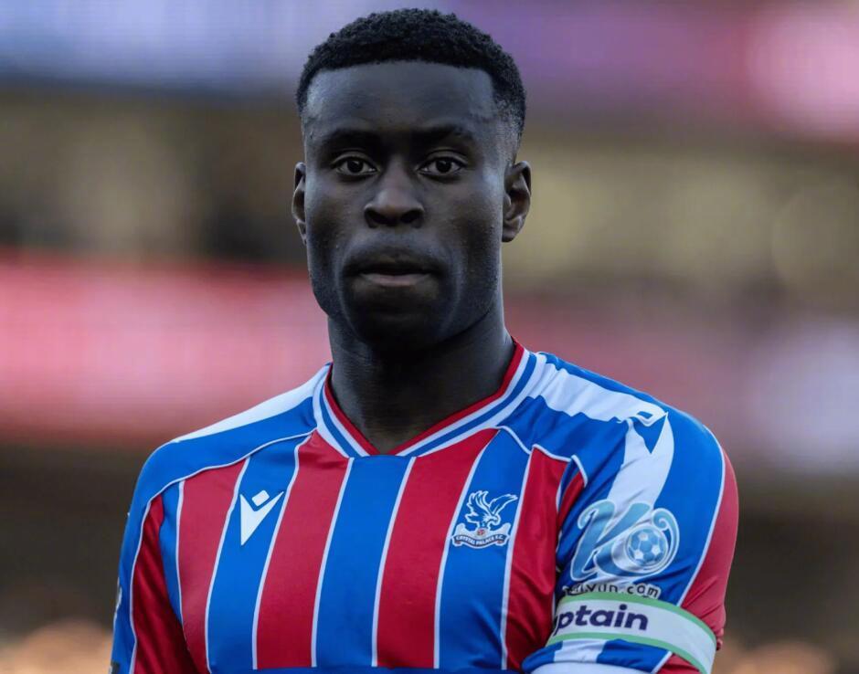 欧洲转会新闻汇总！★没钱咋办！考虑到巴萨目前捉襟见肘的财政状况，他们的报价远