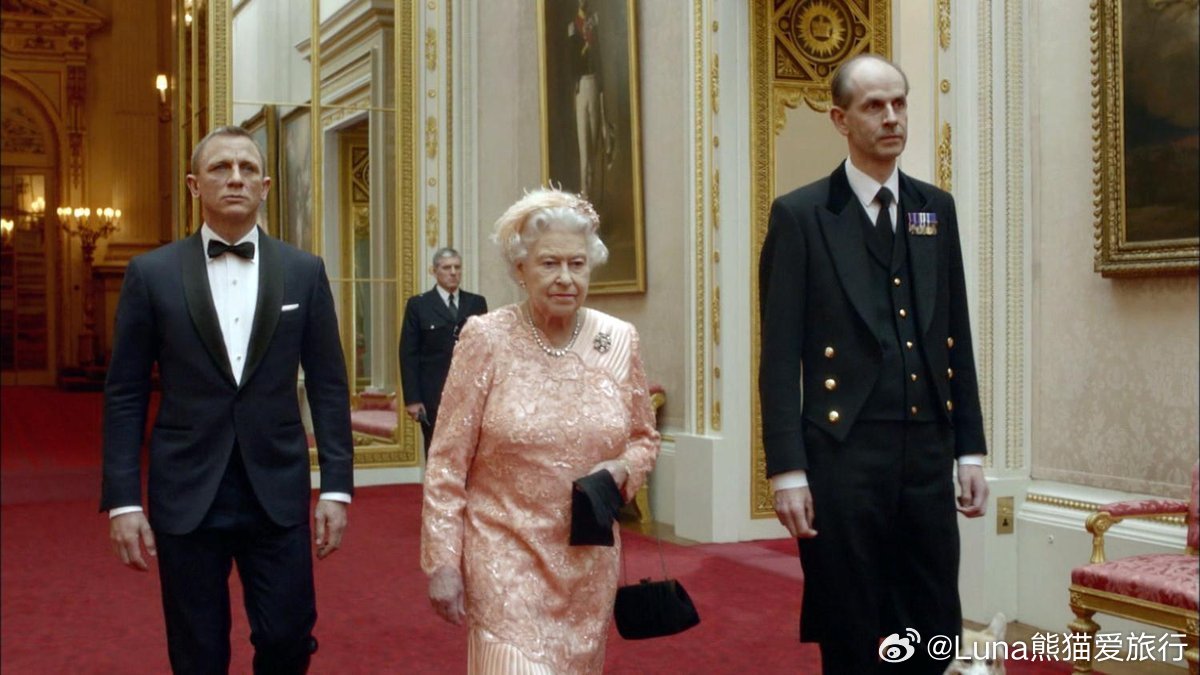 丹尼尔·克雷格作为从小看《007》长大的影迷，刷到这条消息时我是真的愣了一下—