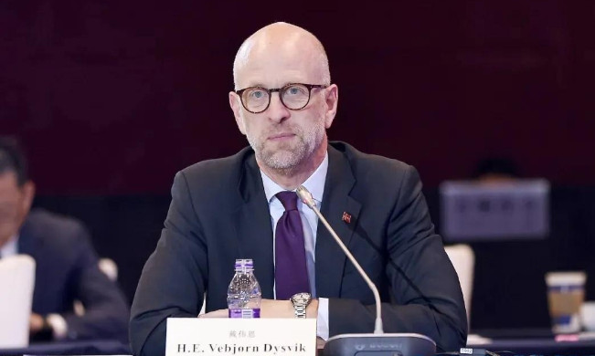 挪威突然为中国说好话，欧盟多国都看懵了，到底发生了什么？据俄新社援引的采访内容，