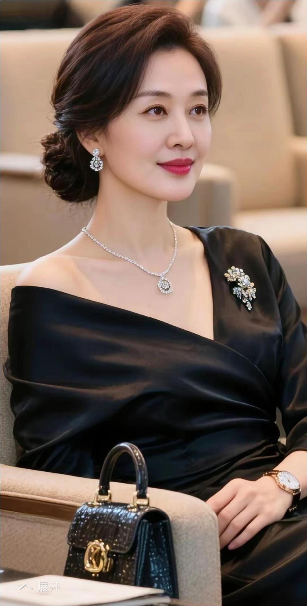 人生难得是清欢，凡事只求半生心。