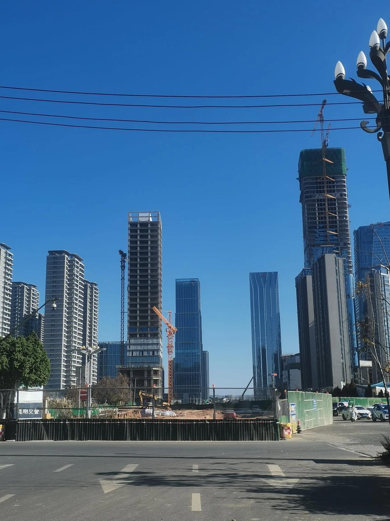 现在的巫家坝不管是在这里面投资的开发商，还是当地的政府都比较条。特别是在这片区