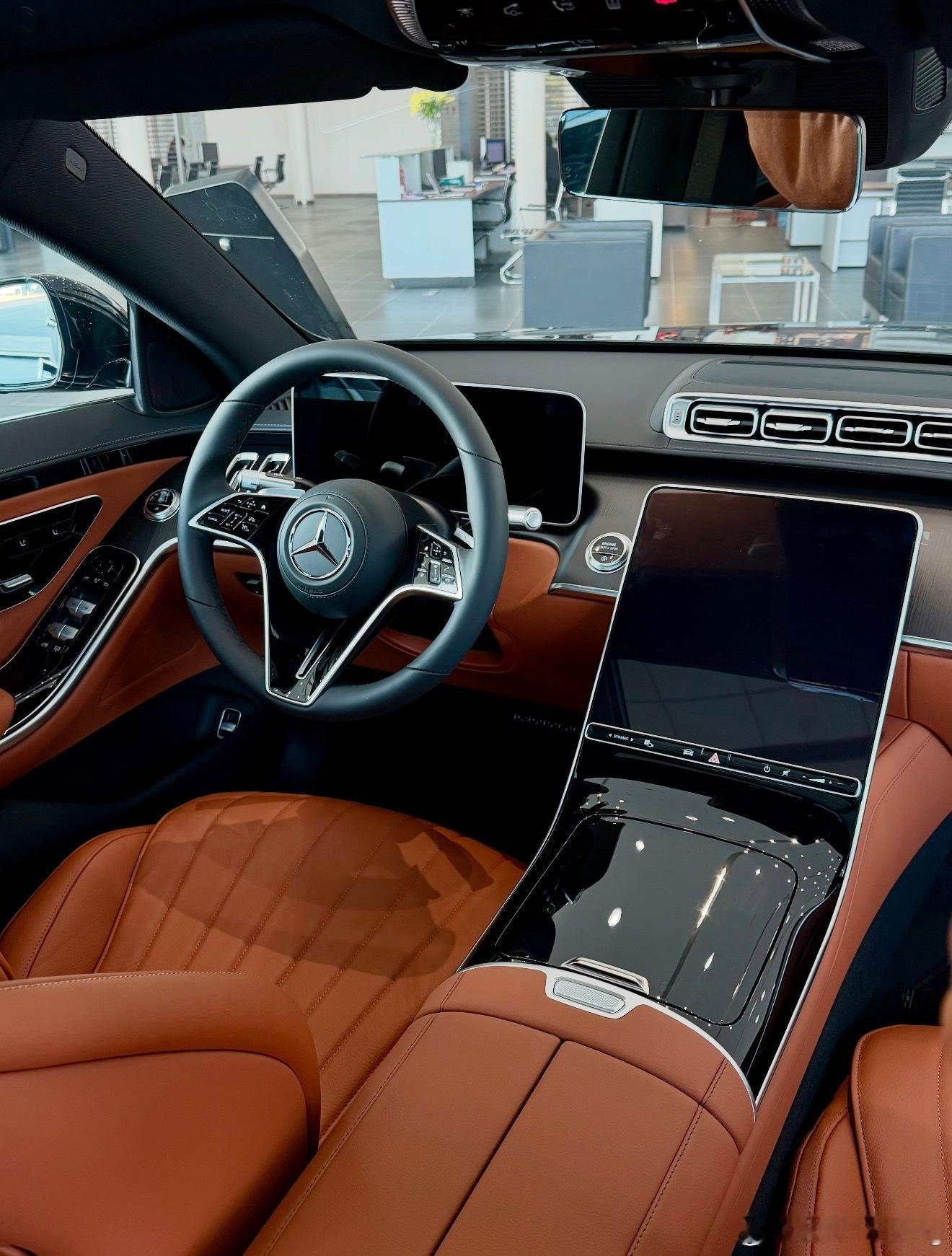 奔驰S400L特别版黑棕806版指导价898800元全款裸车698800