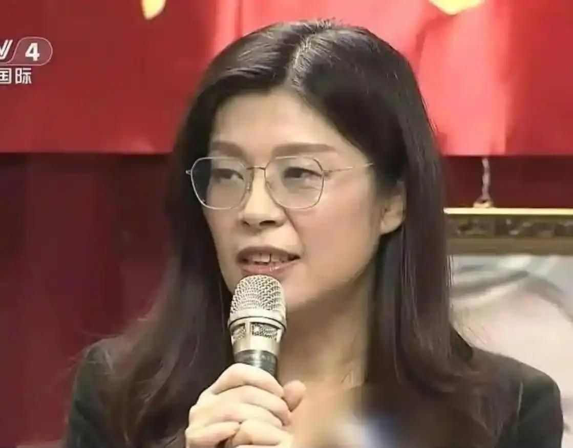 郑丽文已抵达上海，民进党威胁对她下黑手，解放军的警告相当直白。虹桥机场的电子