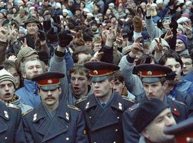 苏联为什么斗不赢美国？你以为是苏联输给了美国，实际上不是苏联斗不过美国，而是斗不