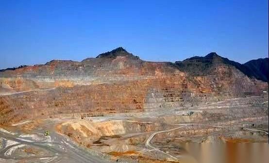 我勒个去，这事儿简直就是教科书级别的“守着金山讨饭吃”啊！想想都替蒙古肉疼。离咱