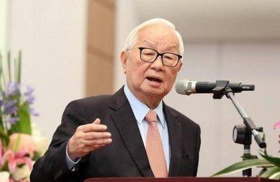 台积电曾嘲讽：大陆虽有100万亿，但连一枚高端芯片都造不出来。美国也曾讽刺：中国