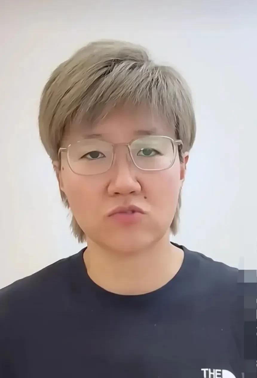 大家不会真的以为郭炎是孙颖莎的粉丝吧？她其实就是在蹭孙颖莎的流量，这次为了流量高