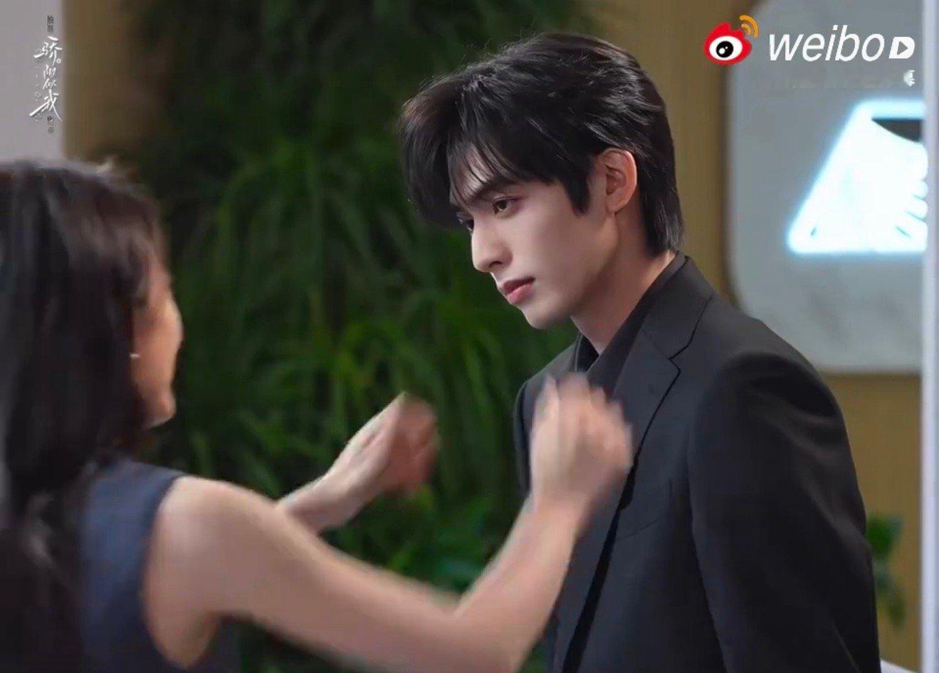 林屿森聂曦光捧脸吻聂曦光捏脸撒娇，林屿森一把拉回捧脸吻！宋威龙赵今麦化学反应绝了