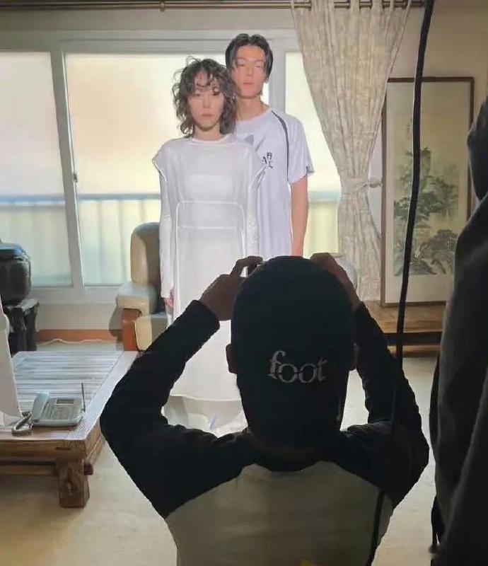窦靖童和许光汉合作拍摄MV，很魔性的一对组合​​​