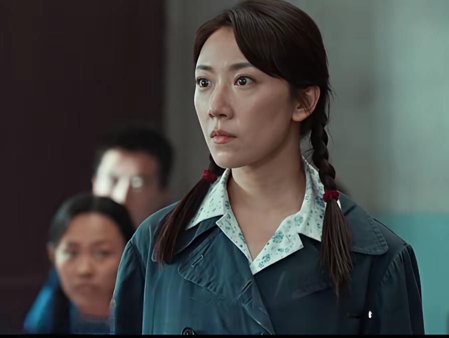 追剧《依依向北风》，剧中菅纫姿（饰演盛雪竹）一看就是女一号，是正面人物。