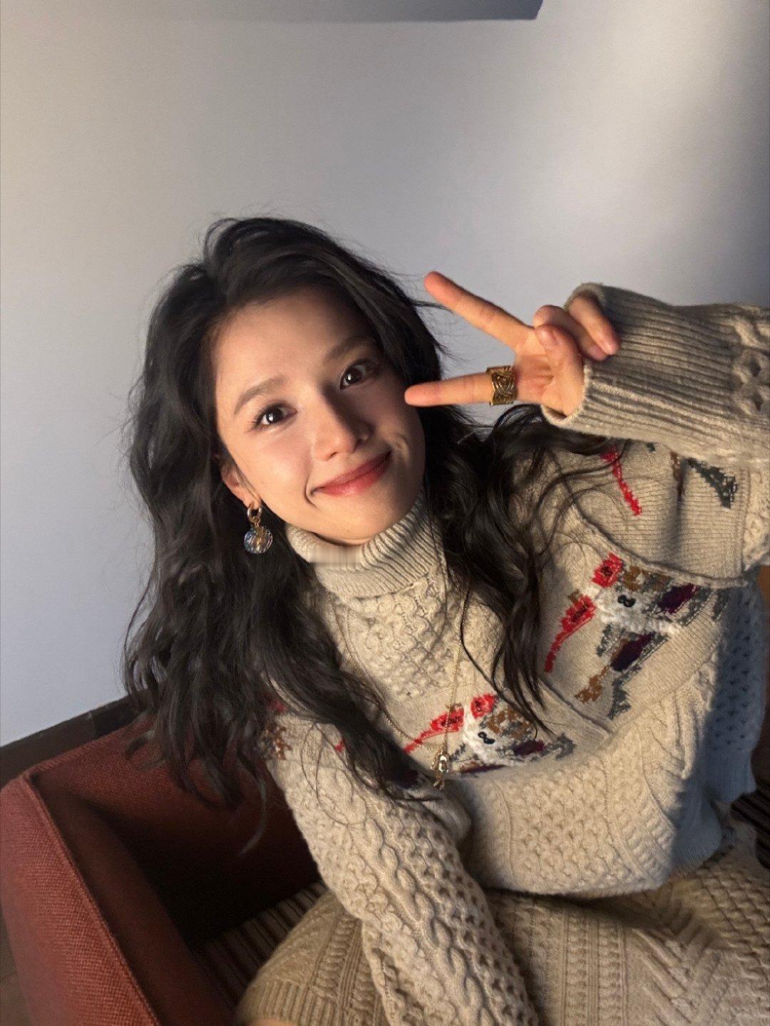 刚好缺冬天新头像你就来了张婧仪简直女娲神作..!