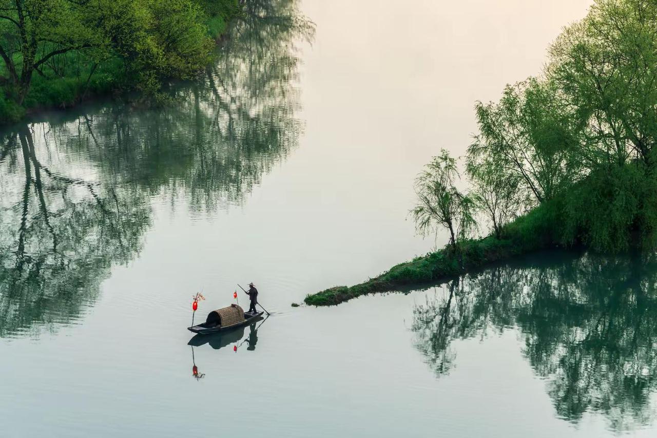婺源月亮湾。婺源月亮湾旅行摄影的诗意瞬间我用摄影带你看世界去寻找诗和远方摄影