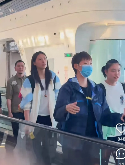 曼昱和两个亿到多哈曼昱就是硬骨头为了心爱的小白球从来都不会弯腰和认输
