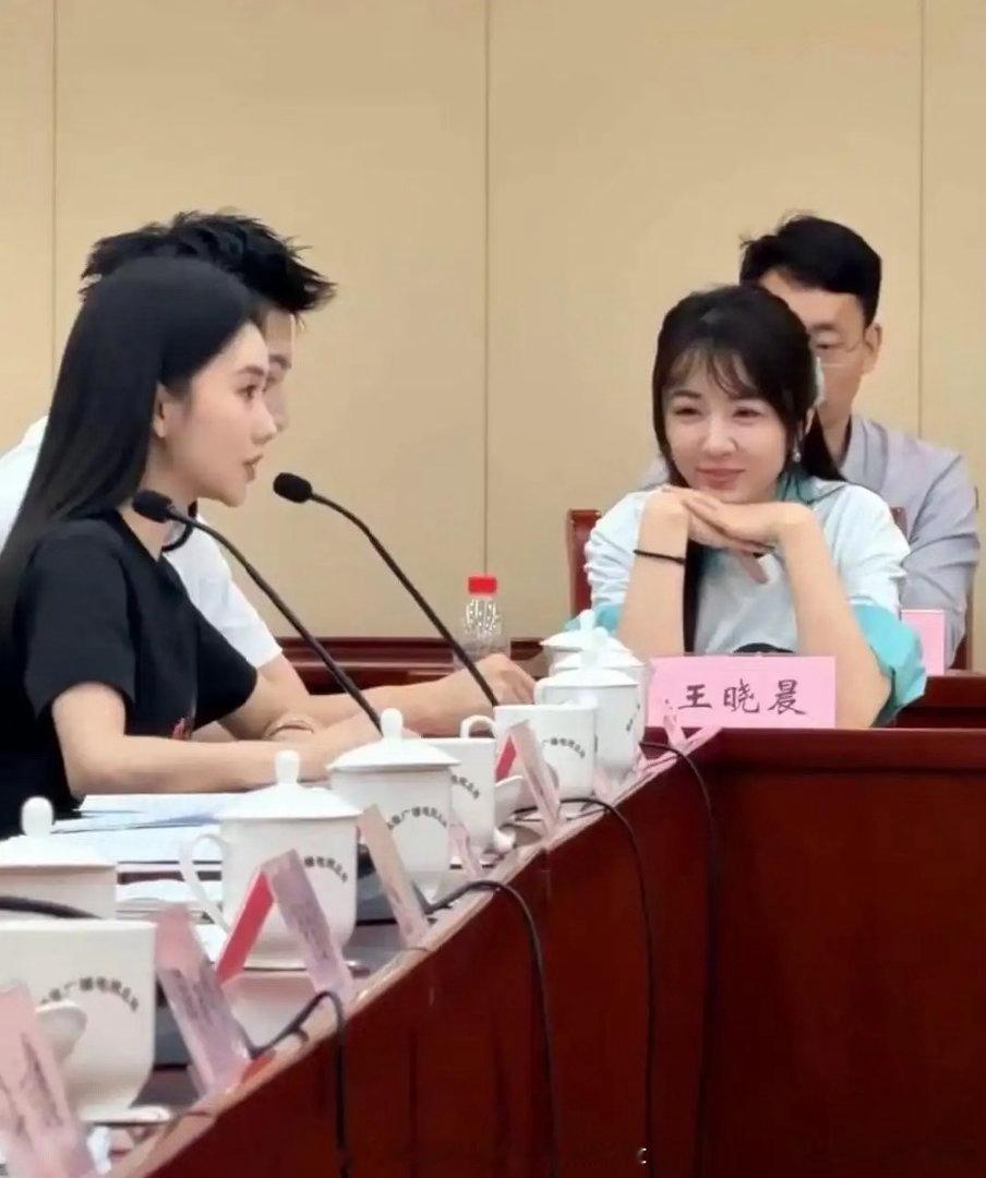 王晓晨这是怎么了，前后反差太大了吧！