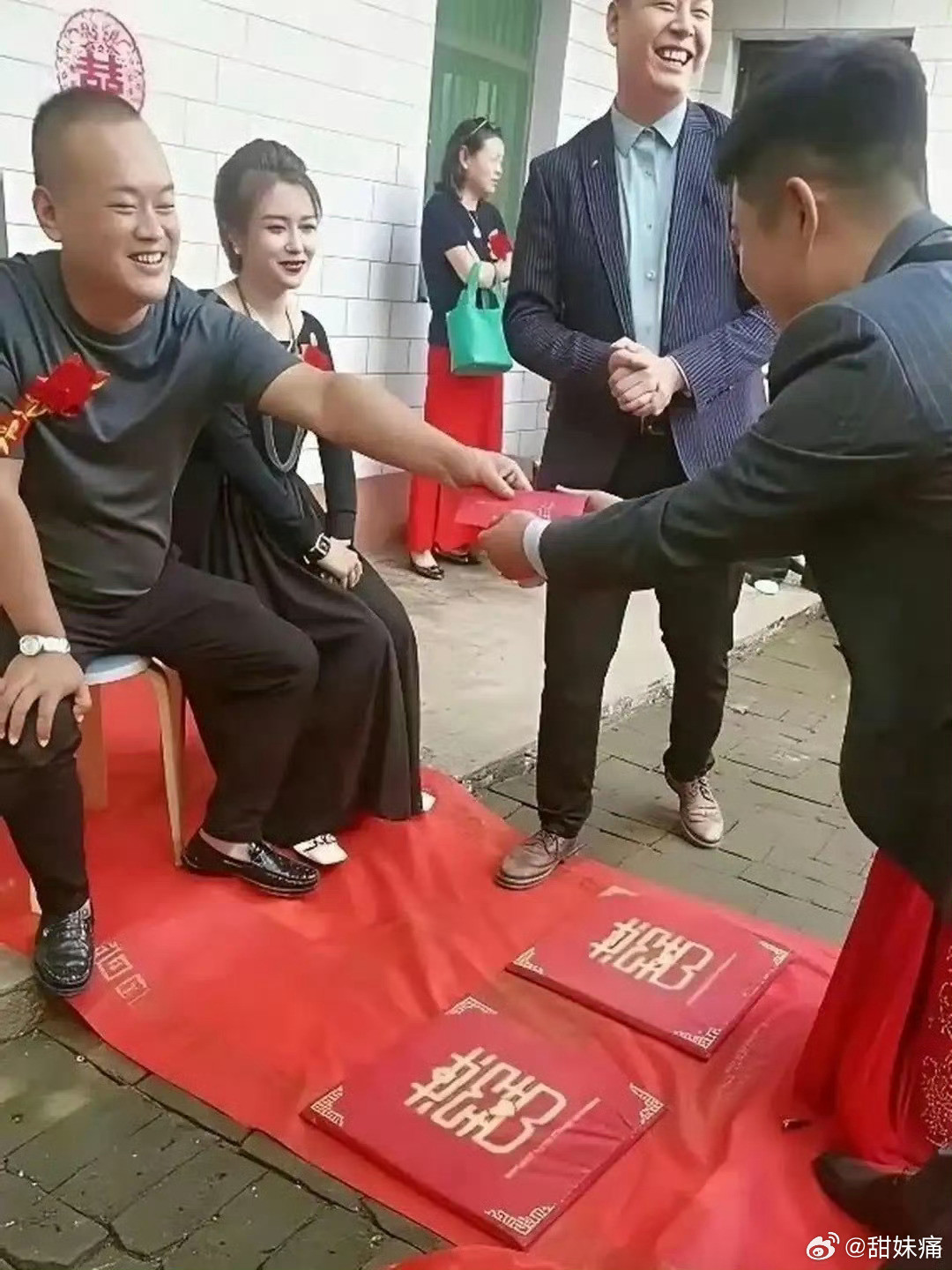 新娘就很漂亮了，没想到丈母娘更漂亮