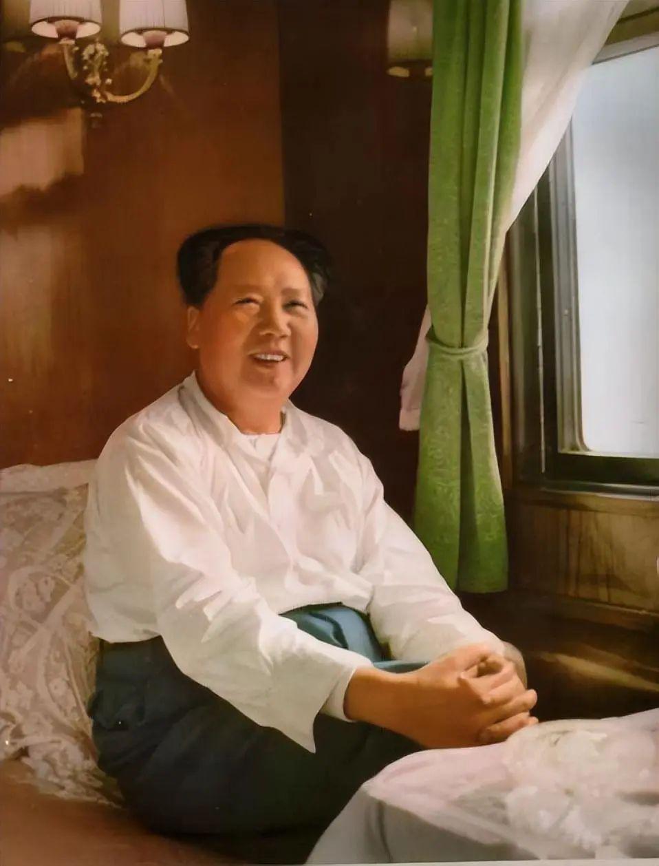 1958年，毛主席坐专车离开上海，返回北京的途中，张治中突然问了毛主席这样一个问
