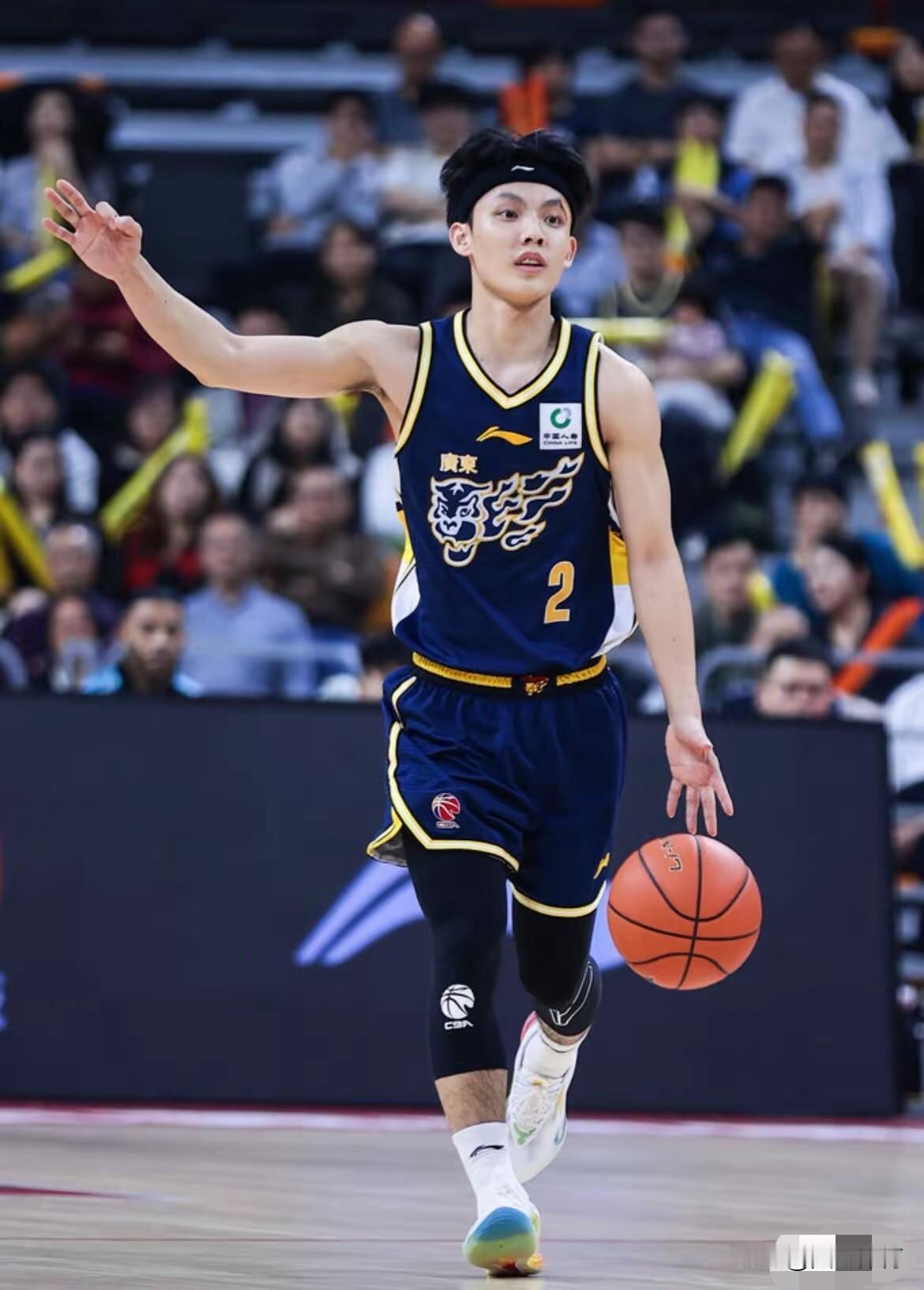 12月26日CBA第六轮，广东队在多名主力缺阵的情况下，以94-88险胜山东队，