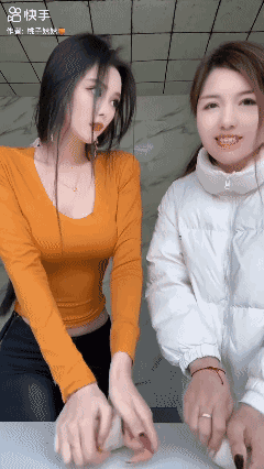 我喜欢白衣女子揉面怎么揉着揉着就跑了？😳