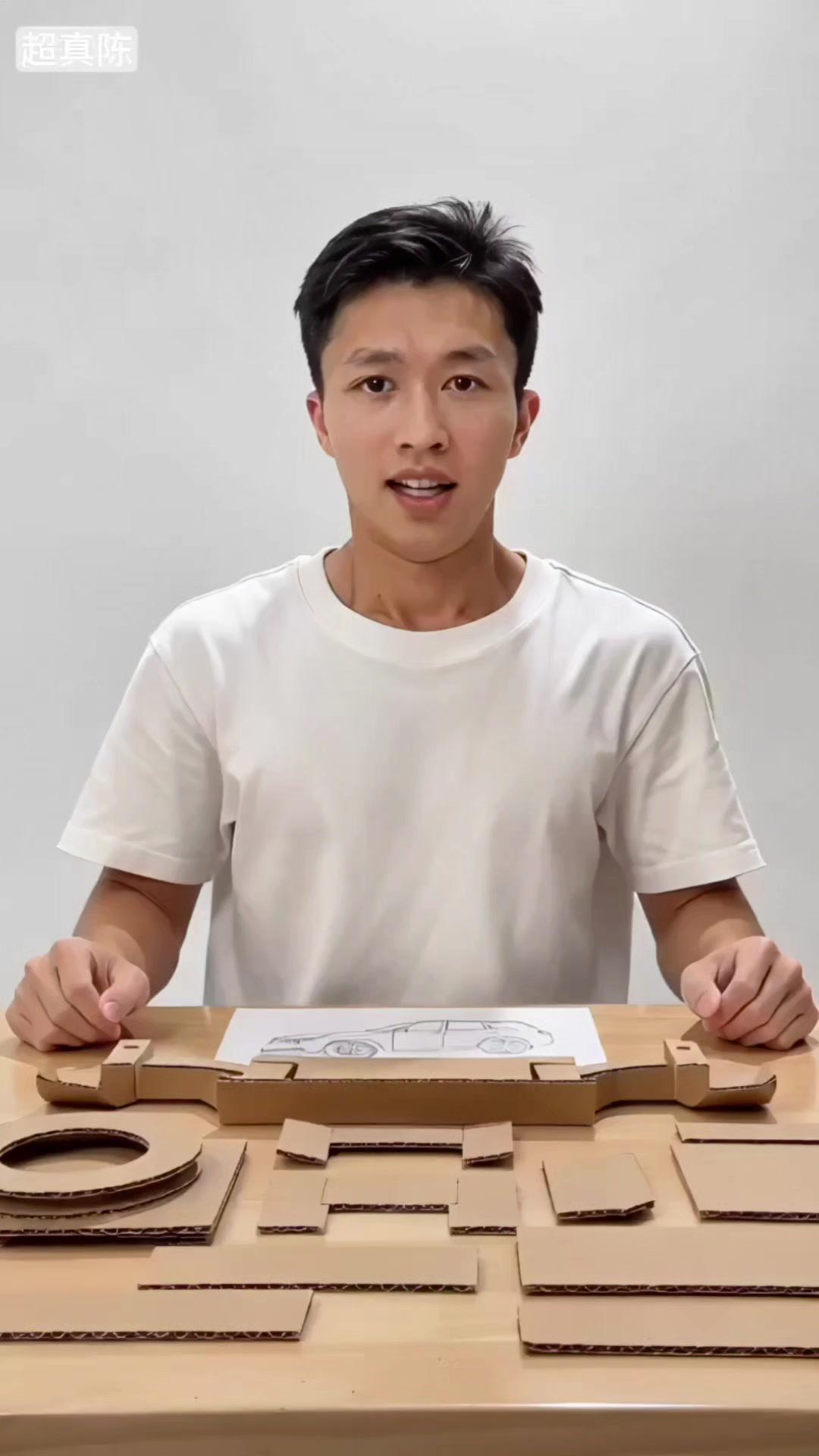 破纸箱秒变奔驰GLC？太绝了！几个破纸箱就能动手做奔驰GLC，一开始我也不信，直