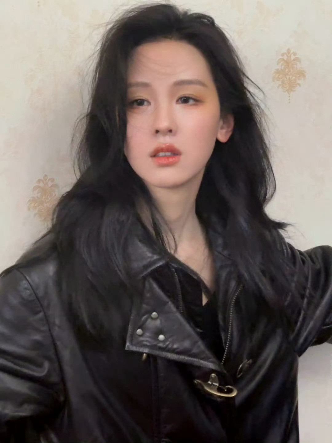 好漂亮🐰陈都灵就是小兔子！我的天呐不敢想象杂志有多美​​​