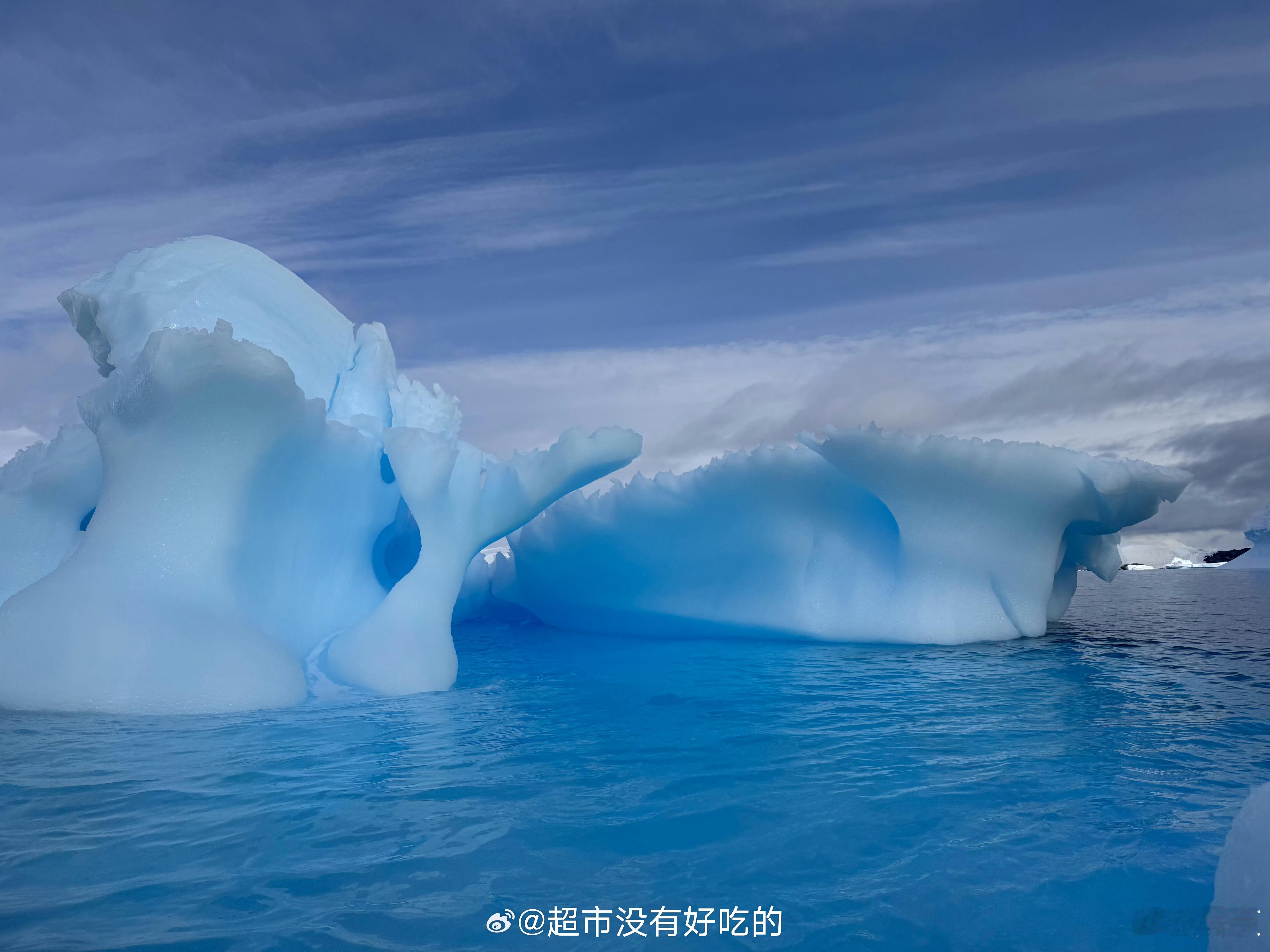 吴京发博晒了南极随拍，好漂亮啊！京帝好会拍！所以我们流浪地球3会在南极取景吗？好