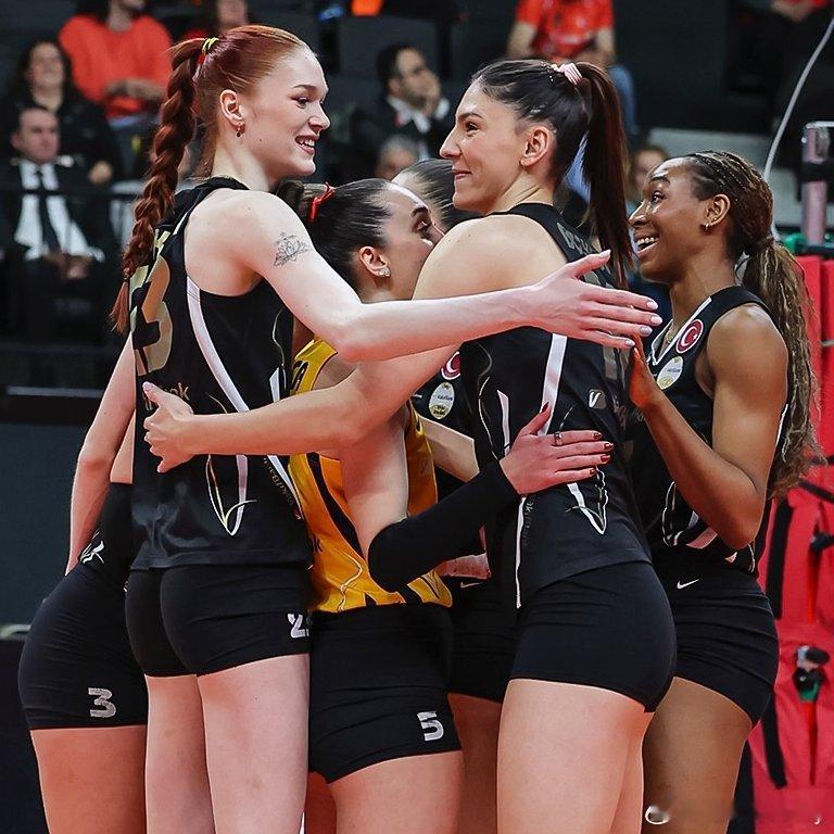 瓦基弗银行将在13天后的欧冠半决赛中对阵朱婷所在的科内利亚诺。意甲女排能不能快