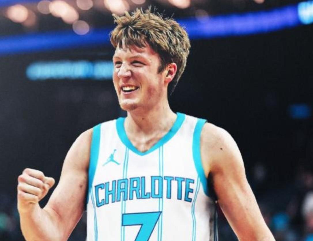 克尼普尔再进五记三分！黄蜂126:109奇才，本赛季能否打进季后赛？本以为黄蜂