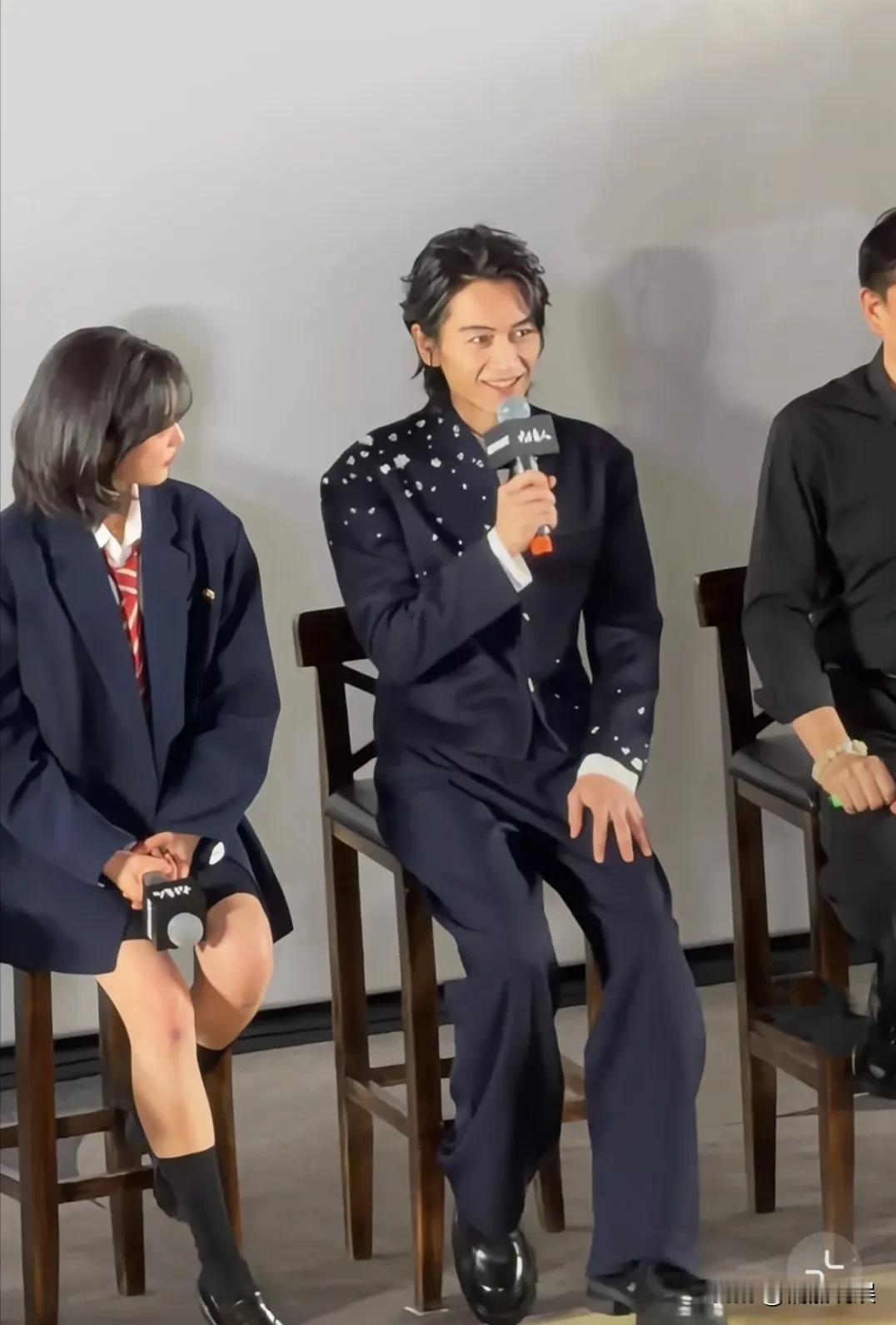 陈晓这是经历了什么？瘦成这样，难道是内娱白幼瘦这股妖风刮到男演员这边了？陈晓