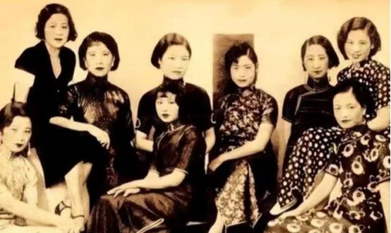 1926年，被戏称为“剥皮将军”的张宗昌终于如愿以偿霸占美人陈佩瑜，同房之夜，张