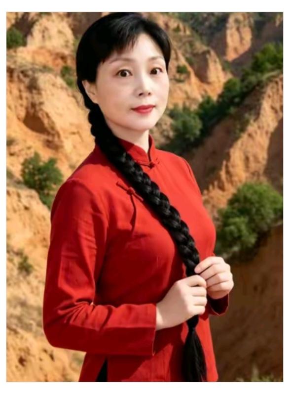 〔欣赏图片〕图中美女太靓丽；每天欣赏美女图；心情灿烂有快活；解疲劳来又解