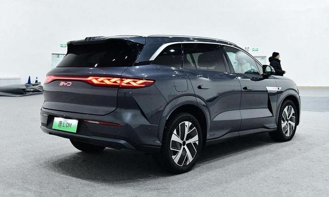 比亚迪SUV“王牌”来了, 长超5米+大7座, 3.9秒破百, 或25万级?