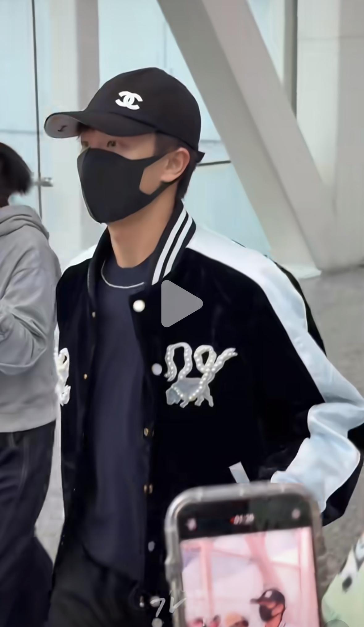 乒超总决赛汕头明润想赢黄石只能靠排兵布阵啦12月23日，林高远已经出发上海