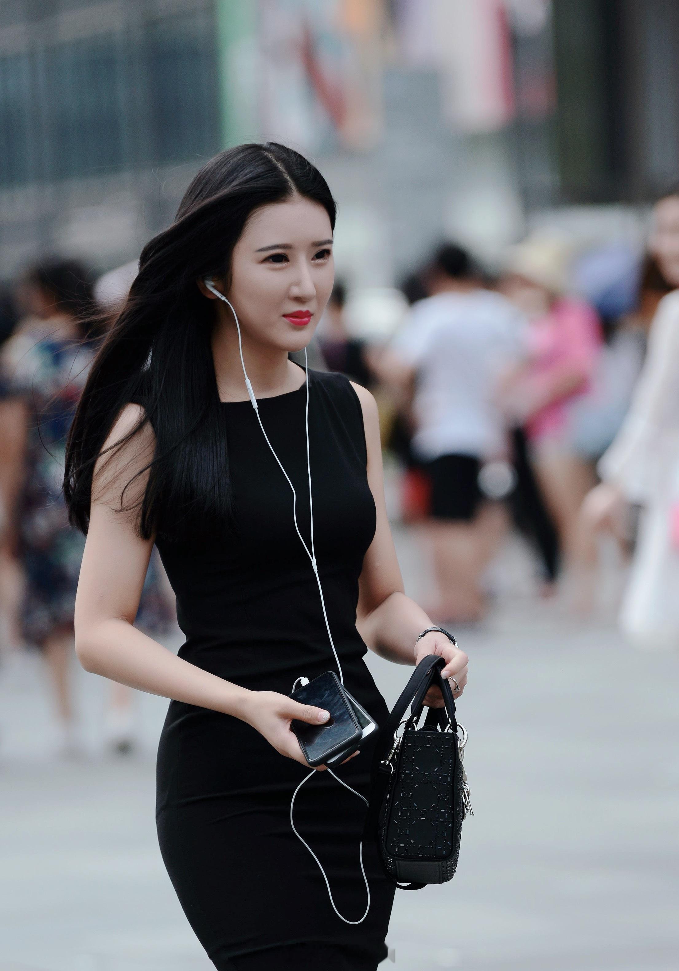 【成都街拍】周四，早上好！丨摄影拍照每日穿搭​​​