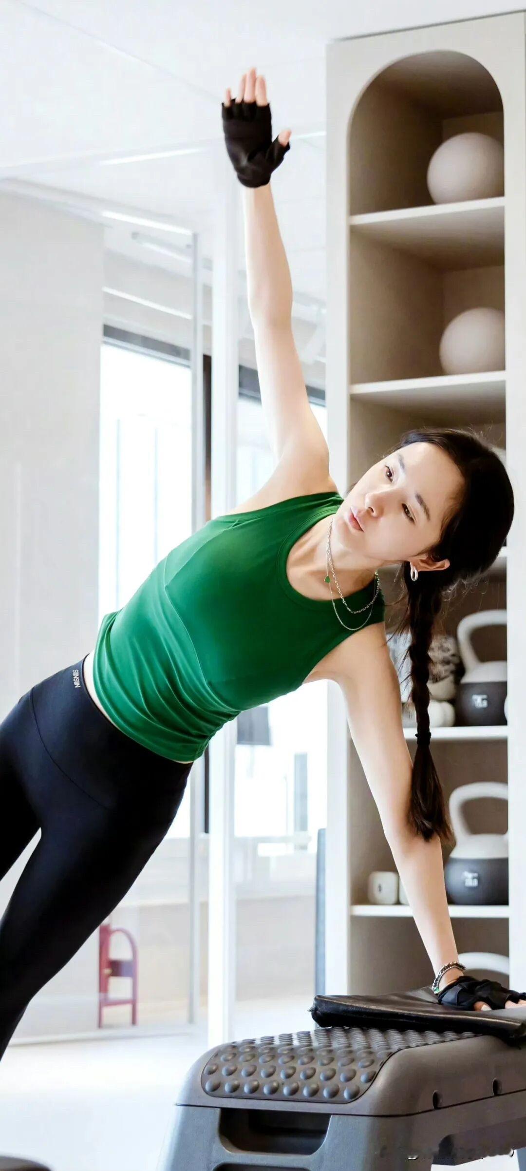 杨幂运动健身美图，活力感拉满