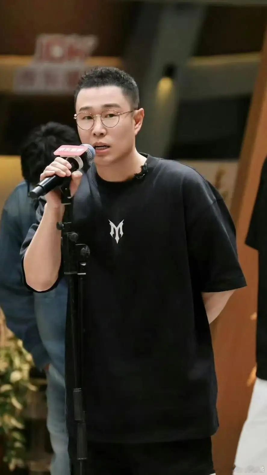 最近被小沈阳狠狠圈粉了，他在披哥小考舞台失误后的态度，真的堪称圈内教科书！他本来