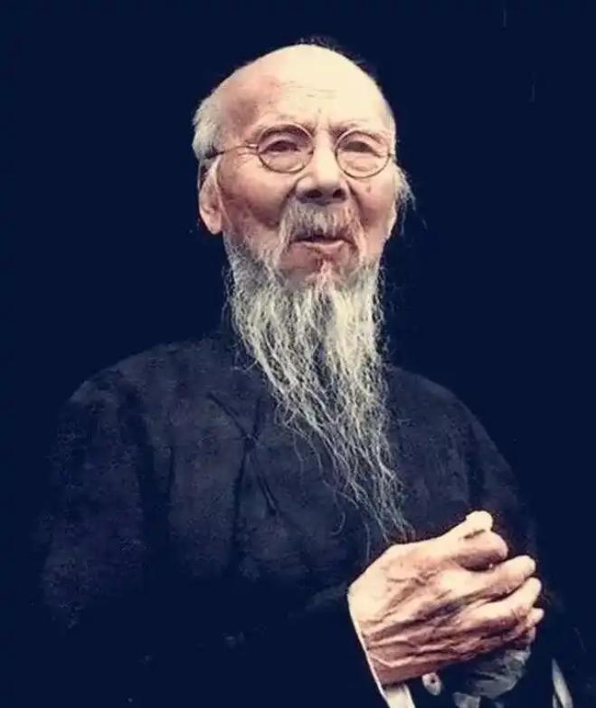 1926年，齐白石在北京买了一套四合院。那天，一个晚清老太监主动上门，主动提出：