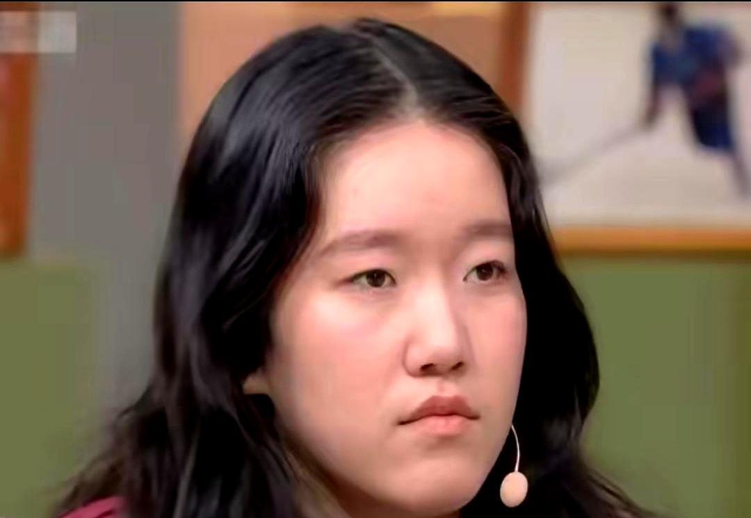 你见过豪门里不争不抢，反而把异母哥哥往怀里拽的吗？英闻笛看巴图的眼神，没有一丝