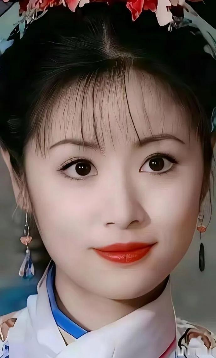 还珠格格为什么第一部看起来没有第二部漂亮，明明都是林心如饰演的
