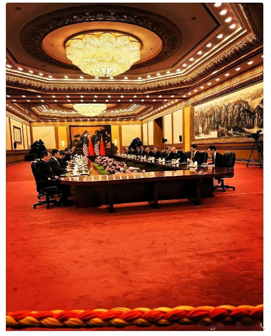 别眨眼，今天这视角绝了，人民大会堂东大厅全景曝光，看完瞬间懂了什么叫大国排面