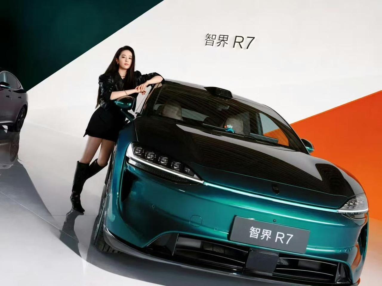 智界R78月销量2470辆，智界R79月销量4788辆，智界R710月