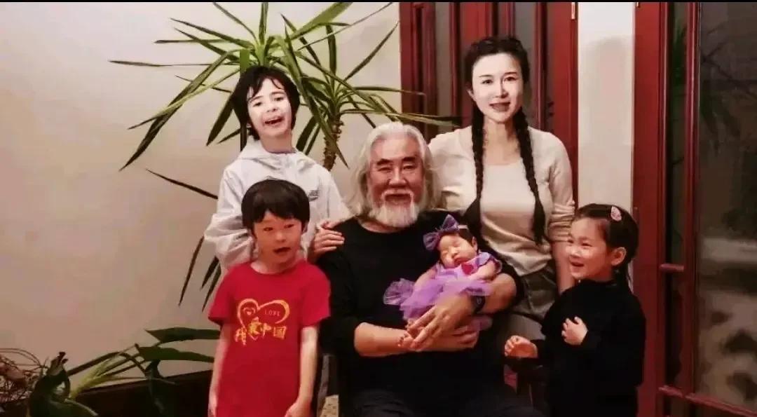 最近网传啊，杜星霖怒骂张纪中呢，说他体力不行脾气还大。这事儿啊，我可就得
