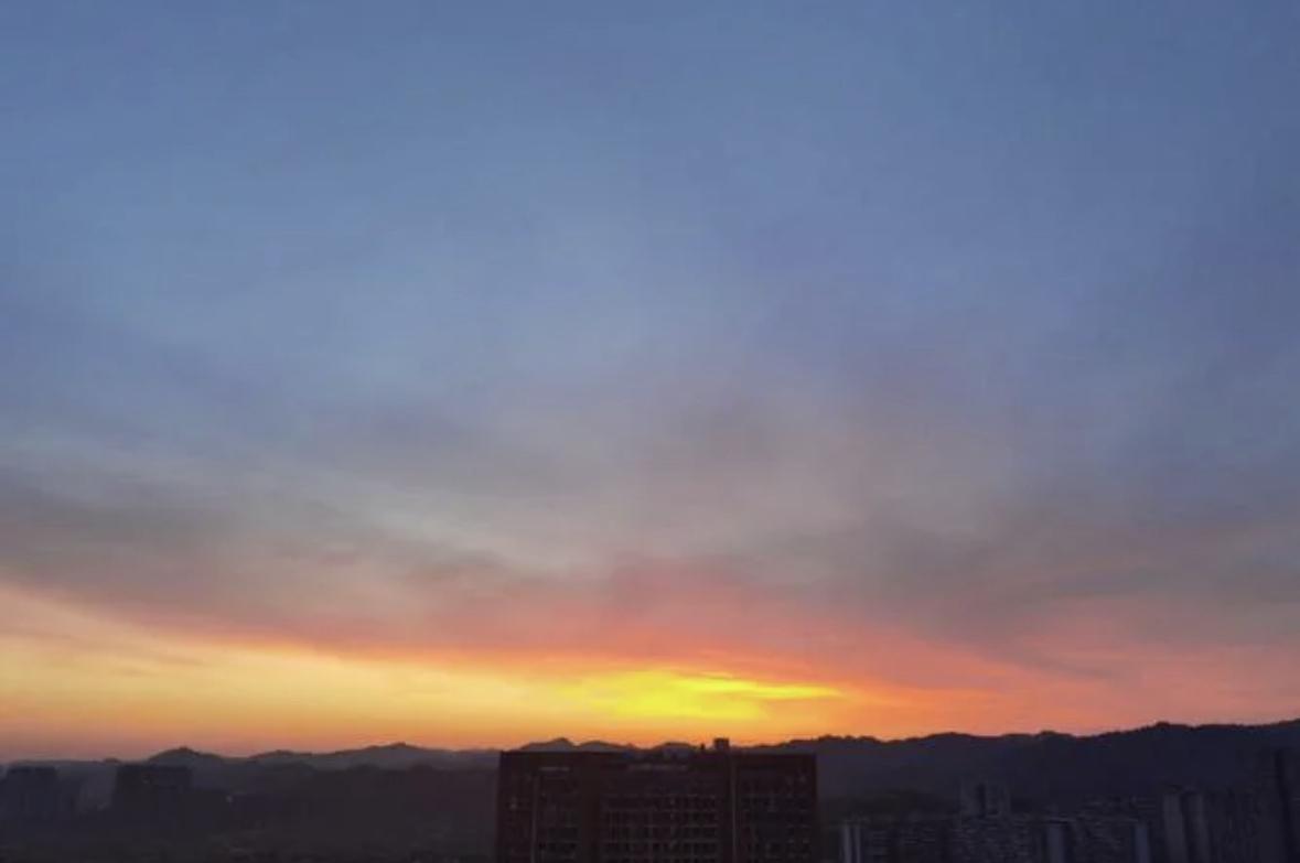 日坐身库的人，姻缘一般都偏晚，或者独身。比如乙未，丙戌，戊辰，辛丑，壬辰，都是坐