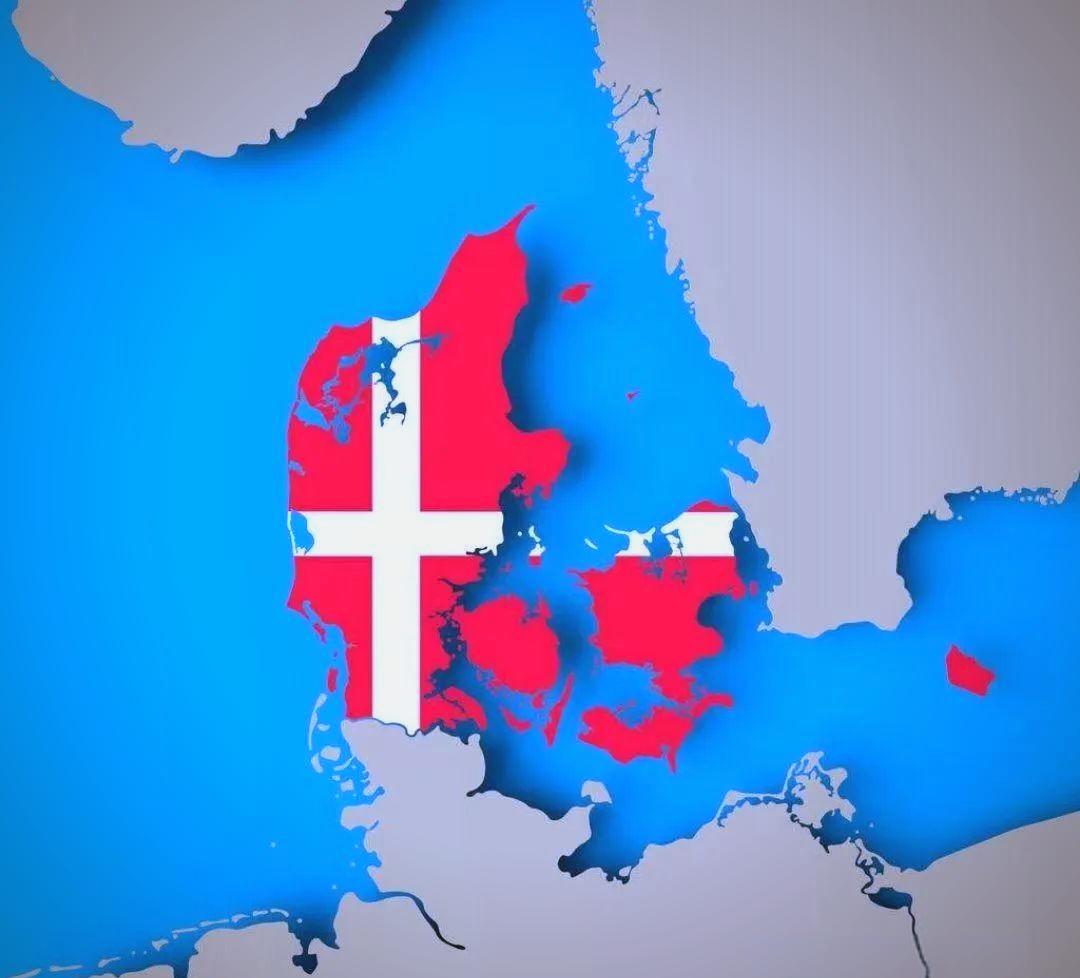 丹麦的两个国际笑话，一、丹麦首相为了巴结美国，像疯狗一样攀咬中国，结果美国却想夺