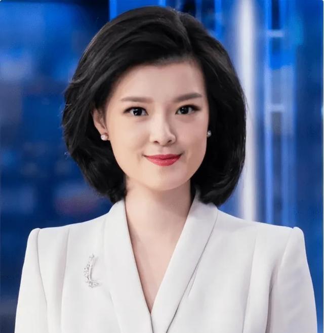 央视主持人大赛焦点转移，邹韵接棒董卿主持引热议董卿缺席，谁来压阵？这届主持人