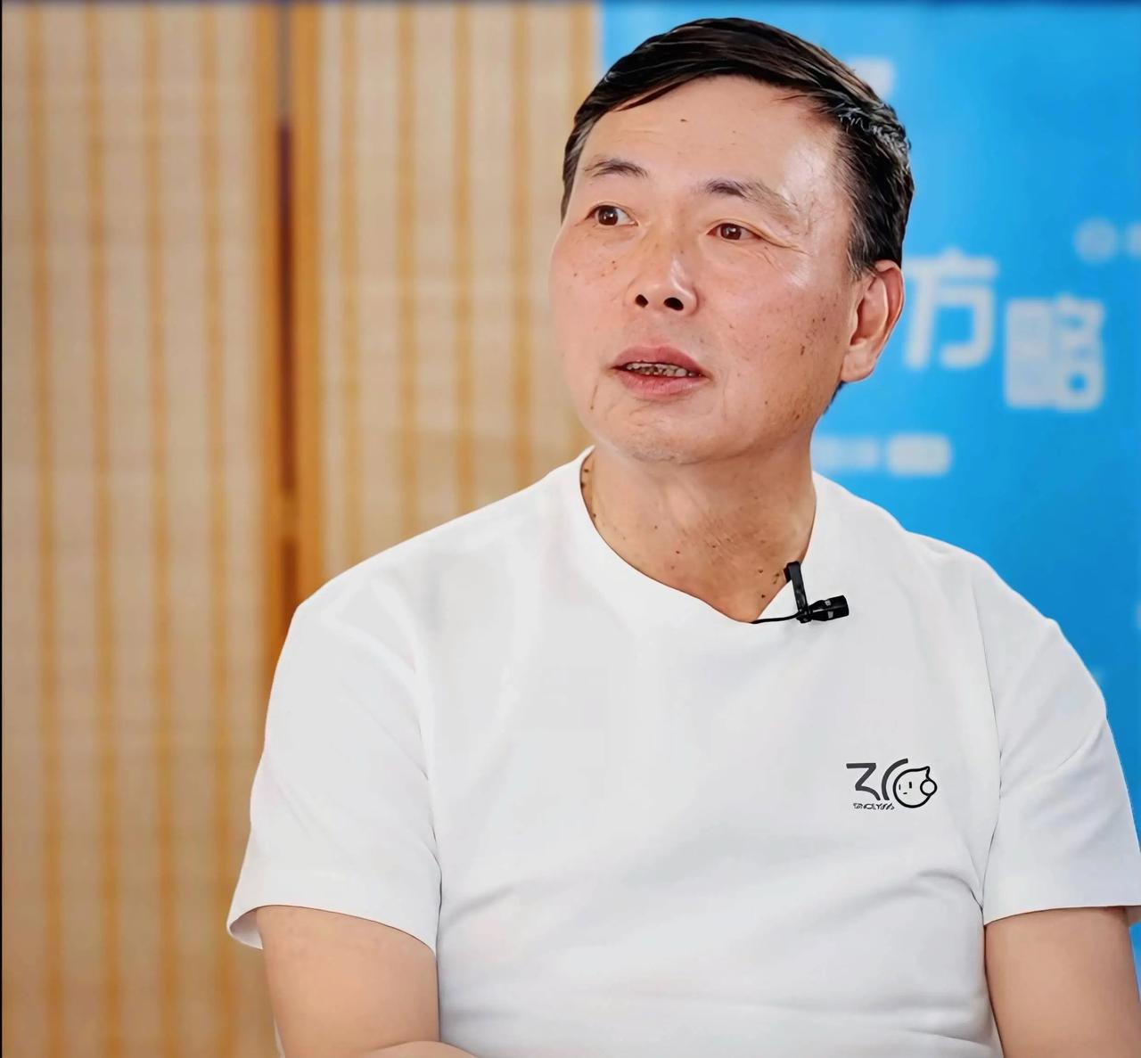 段永平的那句话，确实把我给惊到了。一个一亿美元算零花钱、能随时叫来私人医生的大佬