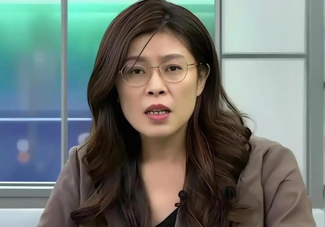 郑丽文露出真面目了？6月18日，刚从美国返回台湾后，郑丽文在回应两岸问题时表示，