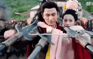 对包上恩最初的印象就是笑场