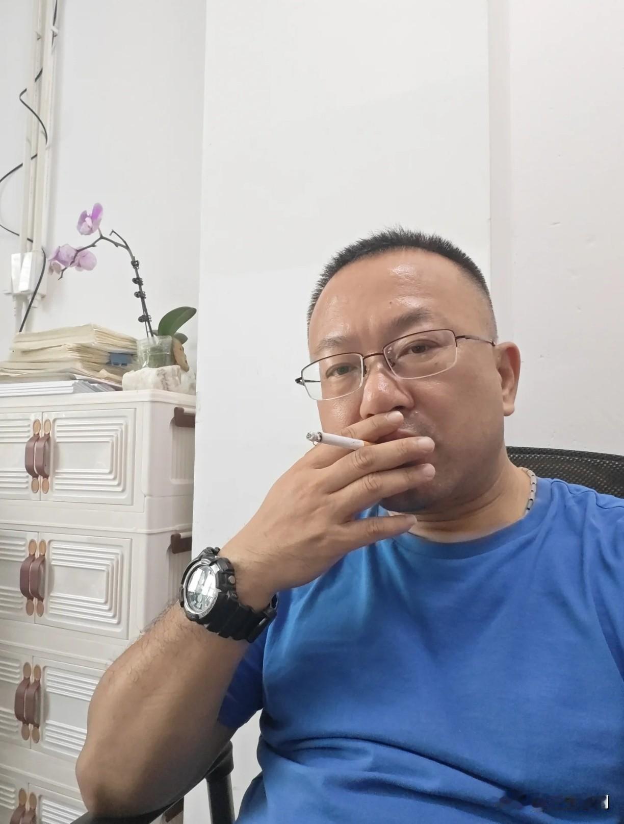 我老家一发小真不是个东西，三年前撒谎说他妈生病住院，跟我借钱。我一想，如果不